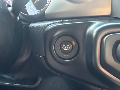 Used 2020 Jeep Gladiator Sport AWD/4WD image 11