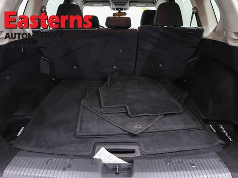 Used 2023 Nissan Rogue SV AWD/4WD image 9