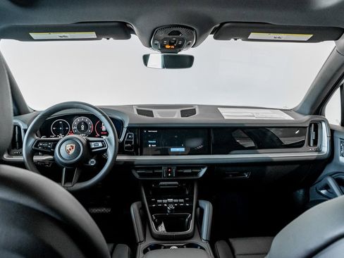 Certified 2024 Porsche Cayenne image 16