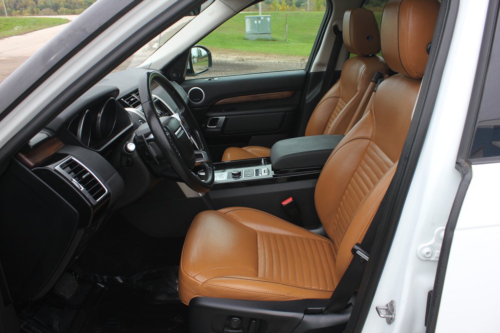 Used 2017 Land Rover Discovery HSE AWD/4WD image 31