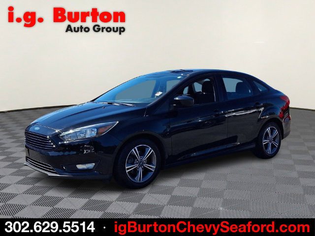 Used 2018 Ford Focus SE w/ SE Appearance Package FWD image 3