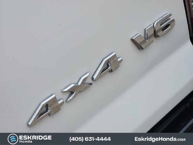 Used 2015 Toyota Tacoma 4x4 Access Cab V6 w/ TRD Off-Road Package image 12
