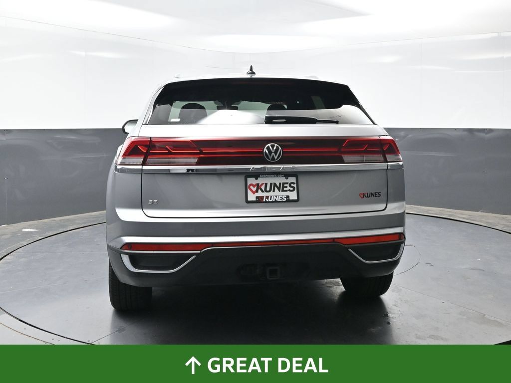Used 2025 Volkswagen Atlas Cross Sport SE FWD image 14