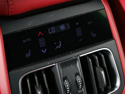 New 2025 Maserati Grecale GT image 22