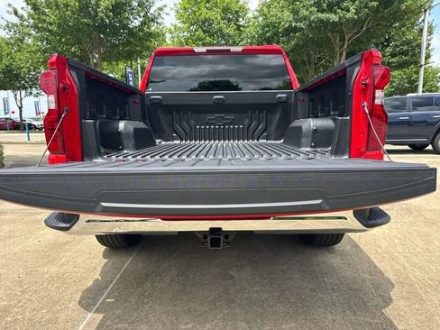 Used 2023 Chevrolet Silverado 1500 LT AWD/4WD image 12