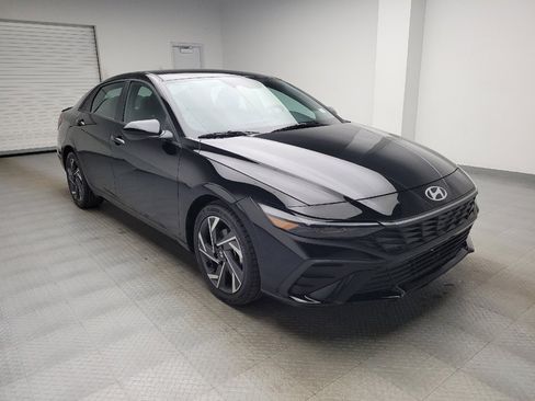 Used 2025 Hyundai Elantra Sport FWD image 13