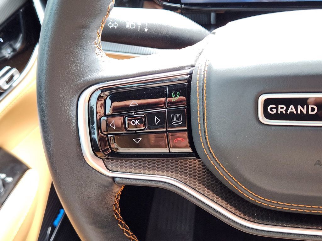 Used 2024 Jeep Grand Wagoneer Series III w/ Rear Seat Video Group 1 AWD/4WD image 19