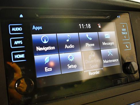 Used 2015 Toyota Sienna XLE image 24