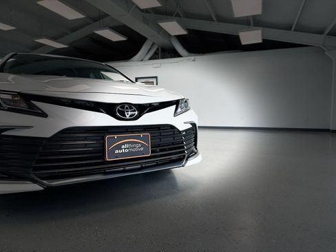 Used 2024 Toyota Camry LE w/ Convenience Package FWD image 11