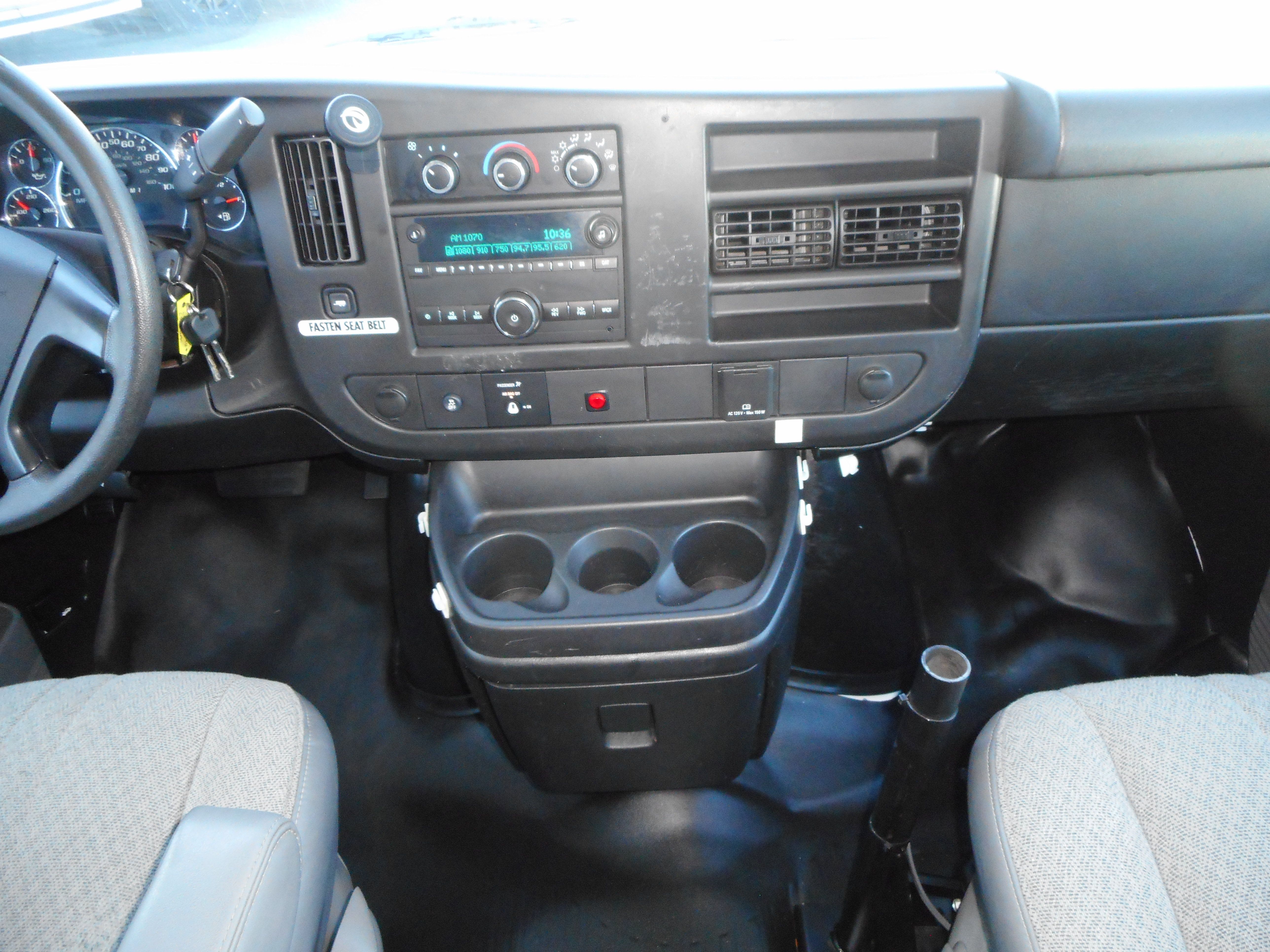 Used 2016 Chevrolet Express 2500 RWD image 22