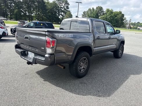 Used 2021 Toyota Tacoma TRD Off-Road w/ Technology Package AWD/4WD image 8