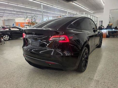 Used 2021 Tesla Model Y Long Range AWD/4WD image 5