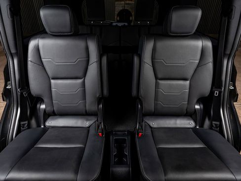 Used 2025 Lexus GX 550 image 35