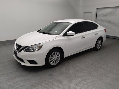 Used 2019 Nissan Sentra SV FWD image 2