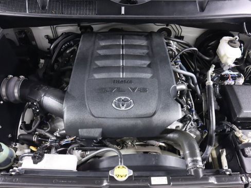 Used 2017 Toyota Tundra SR5 w/ TRD Off Road Package AWD/4WD image 41