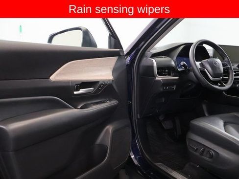 Certified 2024 Toyota Grand Highlander AWD image 10