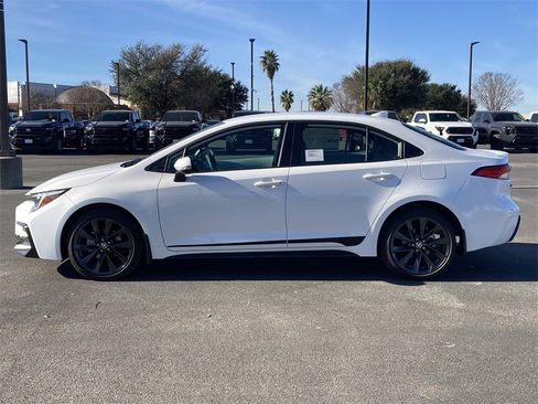 New 2026 Toyota Corolla SE image 8