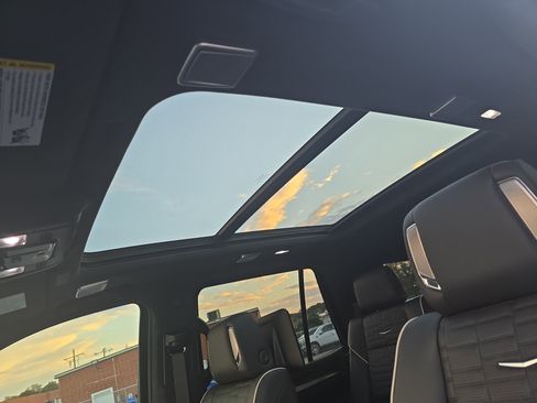 Certified 2026 Cadillac Escalade V AWD/4WD image 31