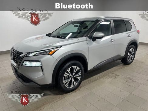 Used 2022 Nissan Rogue SV image 3