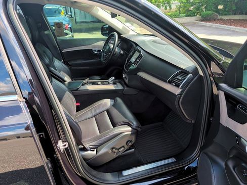 Used 2023 Volvo XC90 B6 Ultimate w/ Protection Package Premier AWD/4WD image 12