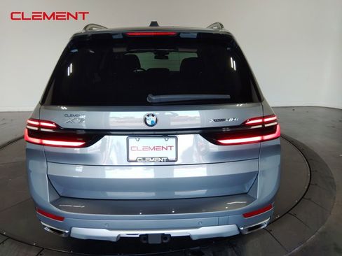 Used 2023 BMW X7 xDrive40i w/ Premium Package image 5