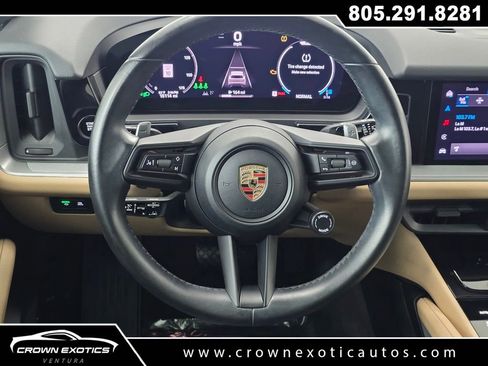 Used 2024 Porsche Cayenne image 21