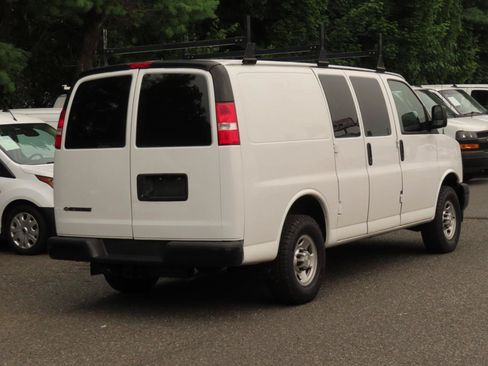 Used 2021 Chevrolet Express 2500 w/ Driver Convenience Package RWD image 5