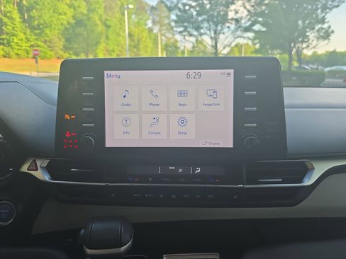 Used 2023 Toyota Sienna XLE FWD image 20