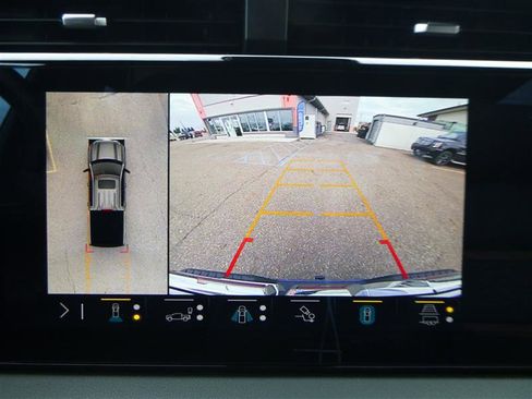 Used 2023 GMC Sierra 1500 AT4 w/ AT4 Preferred Package image 18