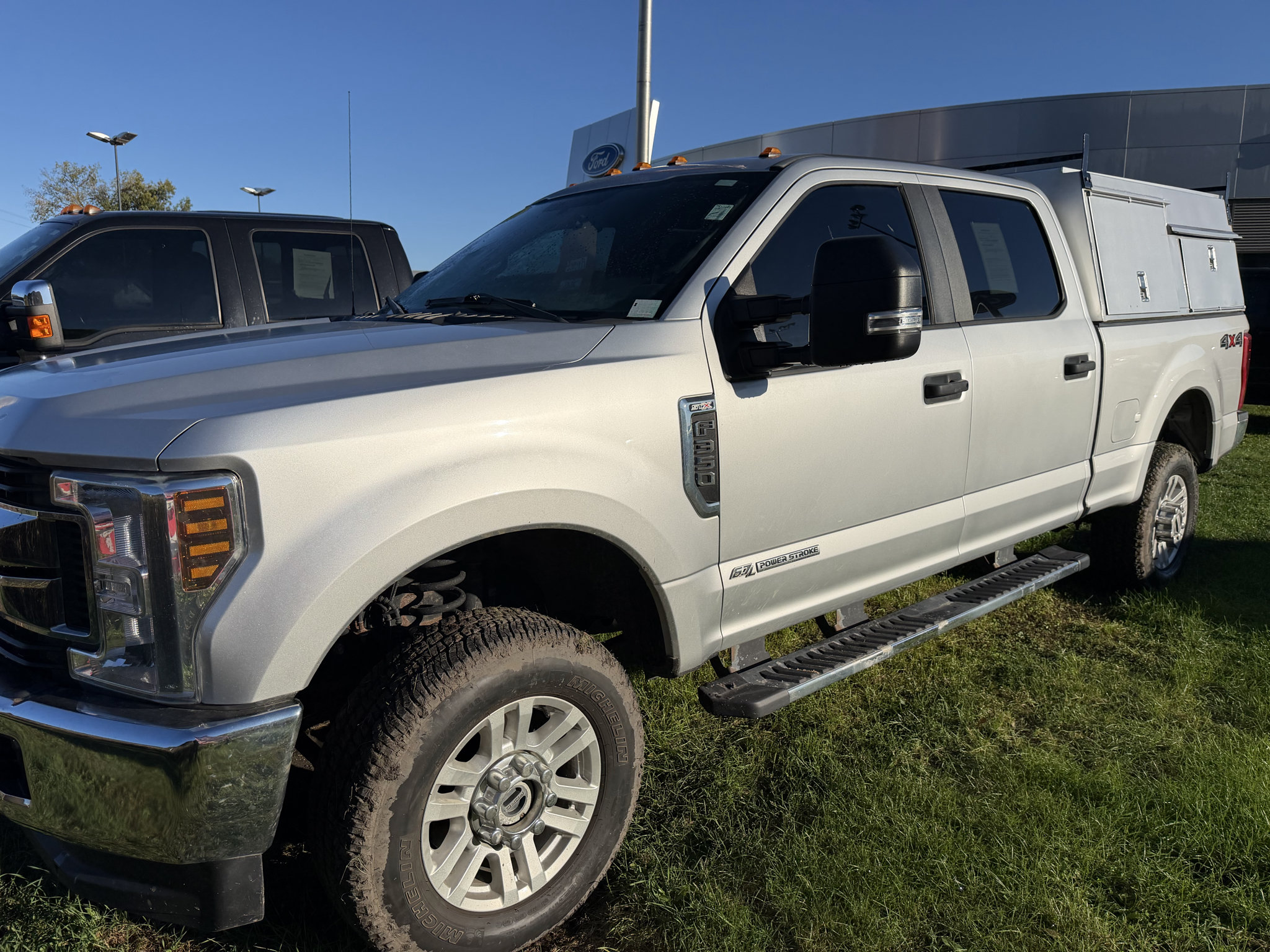 Used 2018 Ford F350 4x4 Crew Cab Super Duty image 2
