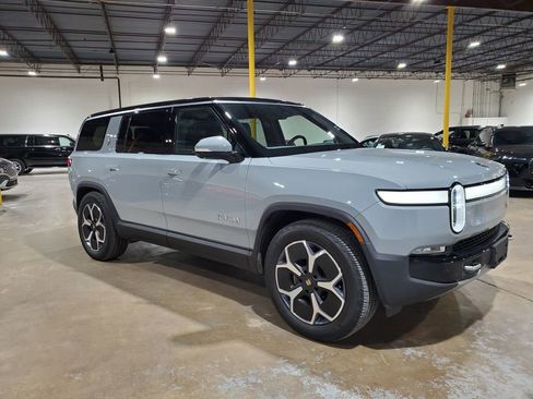 Used 2024 Rivian R1S Adventure AWD/4WD image 20