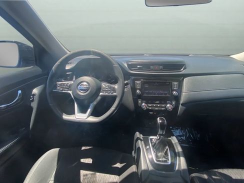 Used 2018 Nissan Rogue SV FWD image 9