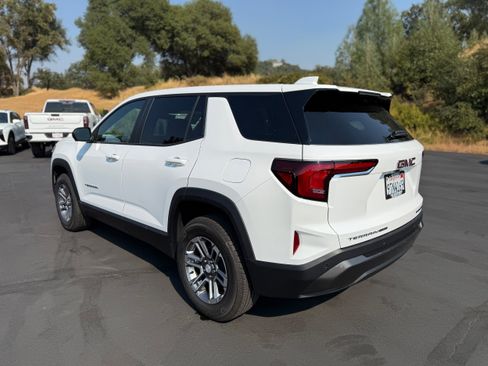 Used 2025 GMC Terrain Elevation w/ Technology Package II image 8