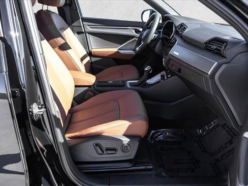 Certified 2025 Audi Q3 2.0T Premium Plus w/ Premium Plus Package image 26