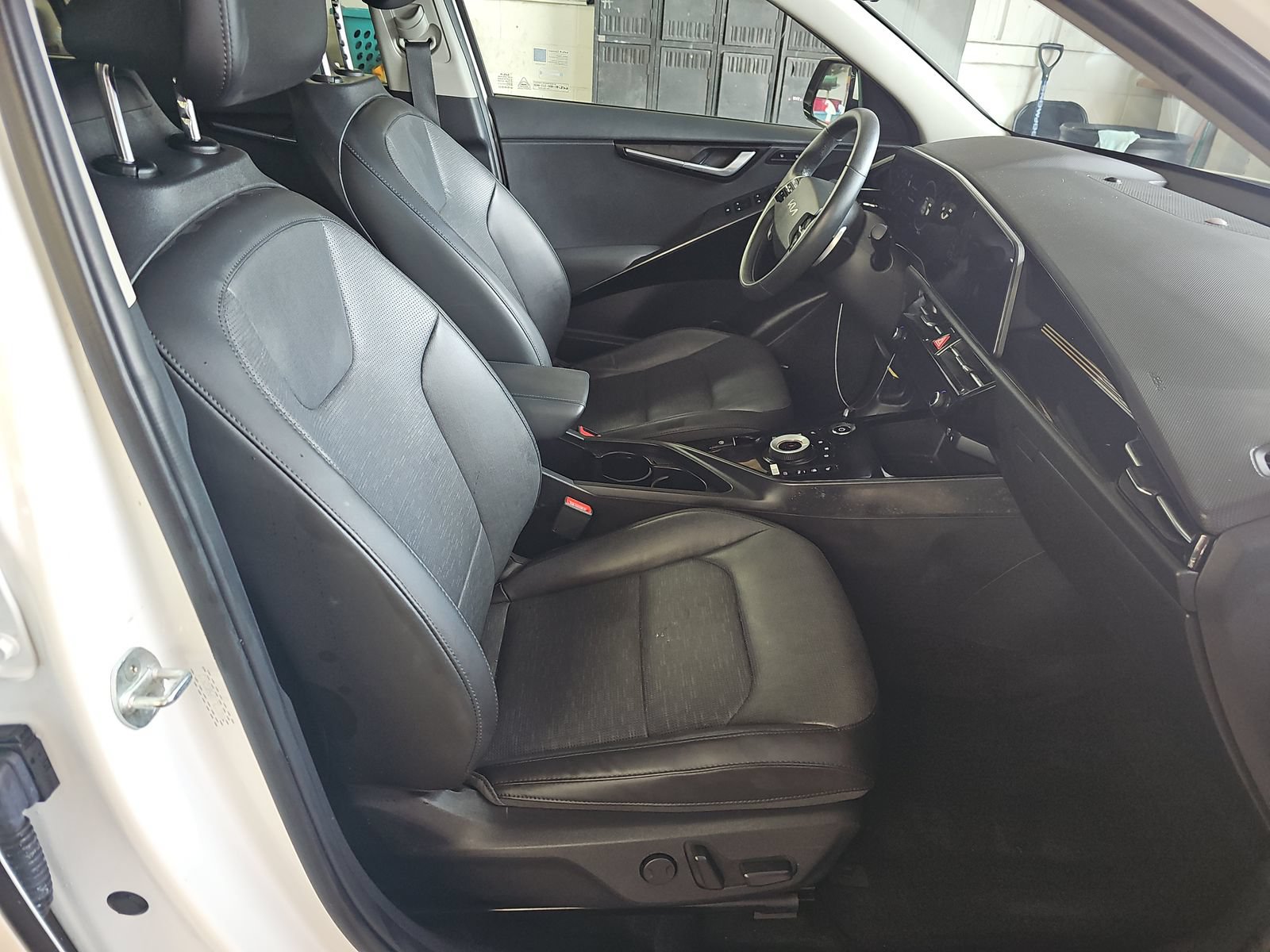Used 2023 Kia Niro Wave FWD image 15