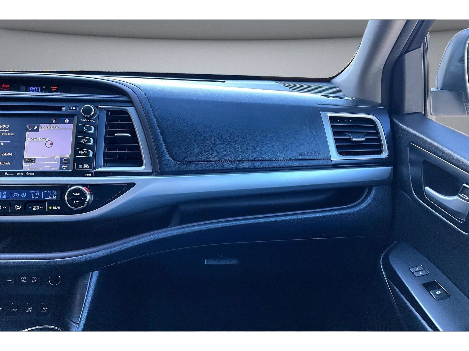 Used 2017 Toyota Highlander XLE w/ Carpet Mat Package AWD/4WD image 47