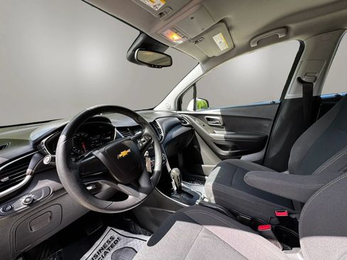 Used 2017 Chevrolet Trax LS FWD image 12