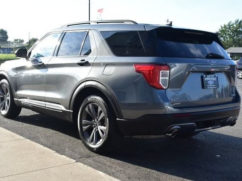 Used 2023 Ford Explorer XLT w/ XLT Sport Appearance Package AWD/4WD image 17