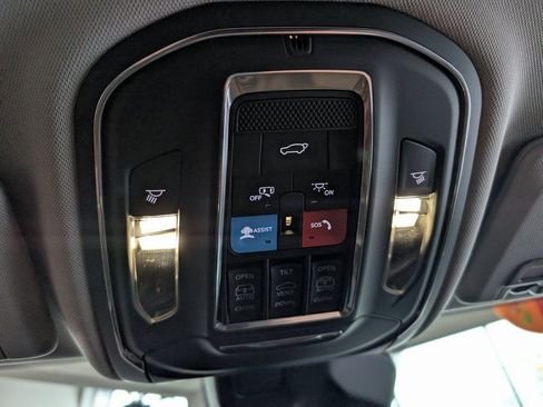 New 2024 Jeep Grand Cherokee L Limited AWD/4WD image 15