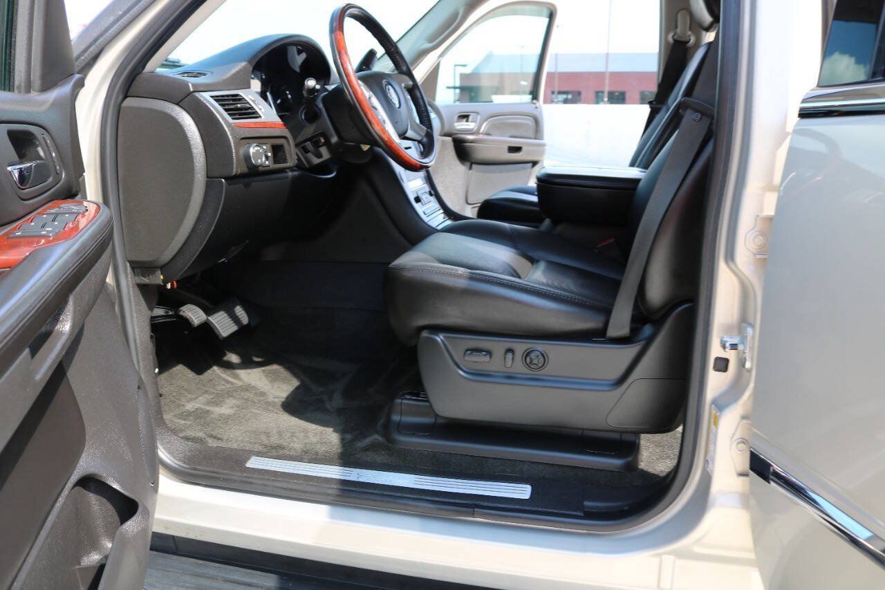 Used 2007 Cadillac Escalade AWD image 86