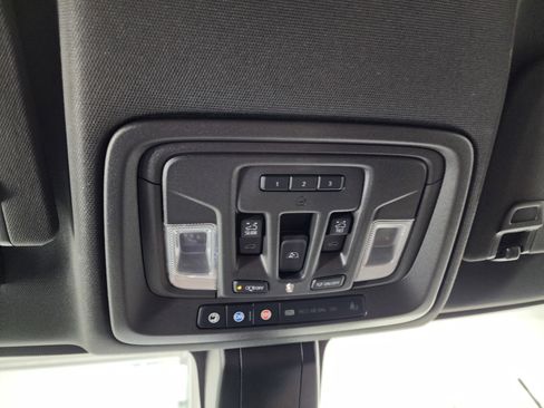 Used 2023 Chevrolet Silverado 3500 High Country image 66