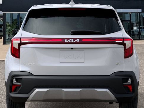 New 2026 Kia Seltos LX image 13