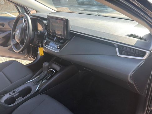 Used 2025 Toyota Corolla LE FWD image 14