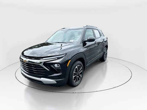 New 2026 Chevrolet TrailBlazer LT w/ LT Cold Weather Package FWD image 4