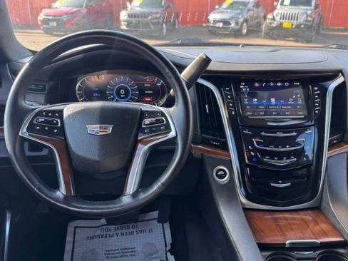 Used 2019 Cadillac Escalade ESV Luxury RWD image 11