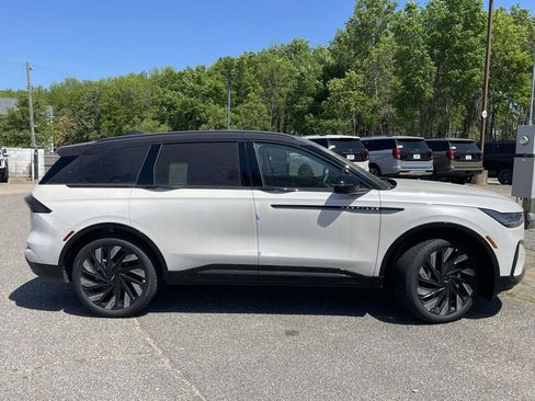 New 2026 Lincoln Nautilus Reserve AWD/4WD image 2