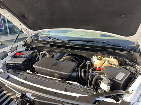 Used 2021 GMC Yukon Denali w/ Denali Premium Package image 9