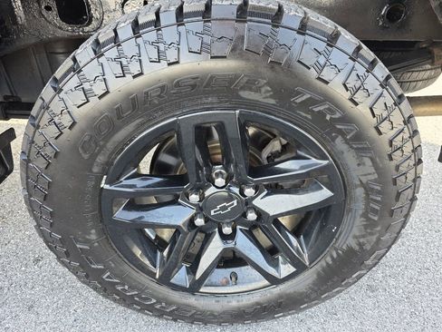 Used 2019 Chevrolet Silverado 1500 Custom Trail Boss w/ Custom Convenience Package image 32