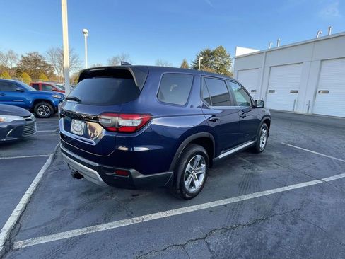 Used 2025 Honda Pilot EX-L image 9
