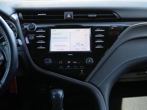 Used 2020 Toyota Camry SE image 23